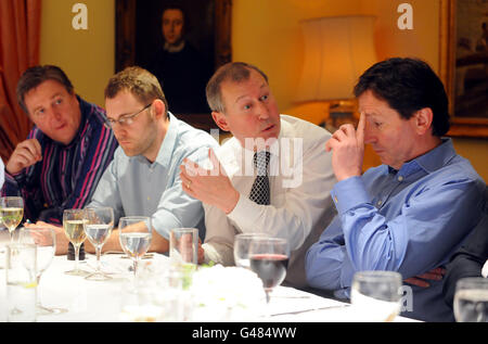 Rugby Expo 2011 Launch Lunch - Shepherd's Restaurant. Kevin Roberts, SportBusiness, spricht während des Rugby Expo 2011 Launch Lunch Stockfoto