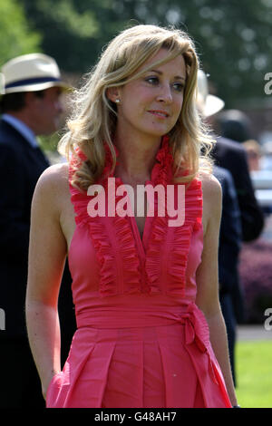 Horse Racing - bet365 Gold Cup Easter Festival - Sandown Park Stockfoto