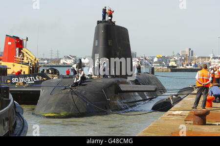 Das neueste und fortschrittlichste U-Boot der Royal Navy, HMS Astute, wird heute in Southampton für einen fünftägigen Besuch der Stadt abgebildet. Stockfoto