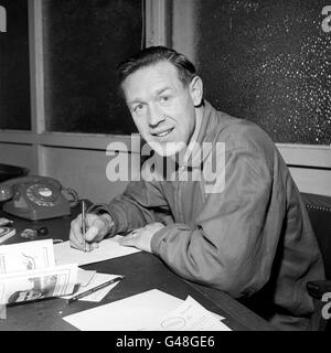 Fußball - League Division Three - Millwall Photocall - The Den. Billy Gray, ehemaliger Spieler von Burnley, Chelsea und Nottingham Forest, der jetzt Spielermanager des Millwall FC ist. Stockfoto