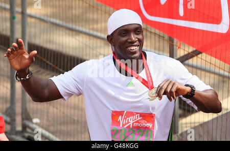 Leichtathletik - 31. Virgin London Marathon. Dwight Yorke nach dem Virgin London Marathon 2011. Stockfoto