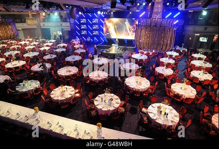 Fußball - PFA Player of the Year Awards 2011 - Grosvenor House Hotel. Gesamtansicht der Tische bei den PFA Player of the Year Awards 2011 im Grosvenor House Hotel Stockfoto