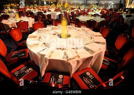 Allgemeine Ansicht der Tische im PFA Player Des Jahres Auszeichnungen 2011 im Grosvenor House Hotel Stockfoto