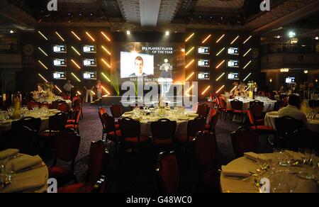 Allgemeine Ansicht der Tische im PFA Player Des Jahres Auszeichnungen 2011 im Grosvenor House Hotel Stockfoto