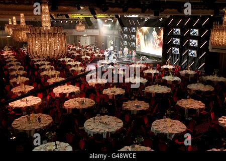 Fußball - PFA Player of the Year Awards 2011 - Grosvenor House Hotel. Gesamtansicht der Tische bei den PFA Player of the Year Awards 2011 im Grosvenor House Hotel Stockfoto