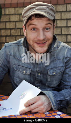 X Factor Gewinner Matt Cardle am Bristol Royal Hospital for Children, das 10 Jahre seit seiner Öffnung für Patienten feierte. Stockfoto