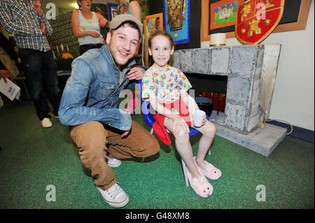 Cardle besucht Krankenhaus Stockfoto