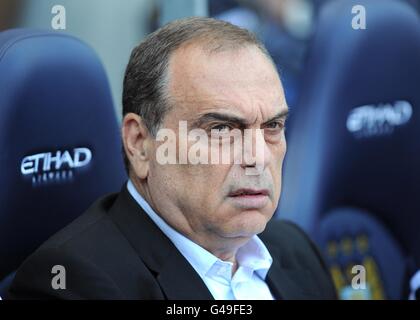 Fußball - Barclays Premier League - Manchester City / West Ham United - City of Manchester Stadium. Avram Grant, Manager von West Ham United Stockfoto