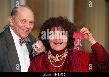 INVESTITUR Cleo Laine/Mann Stockfoto