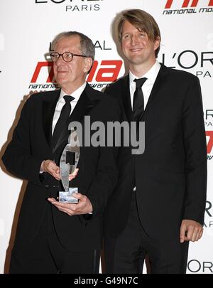 Geoffrey Rush und Tom Hooper wurden bei den National Movie Awards 2011 in der Wembley Arena, London, für das beste Drama ausgezeichnet Stockfoto