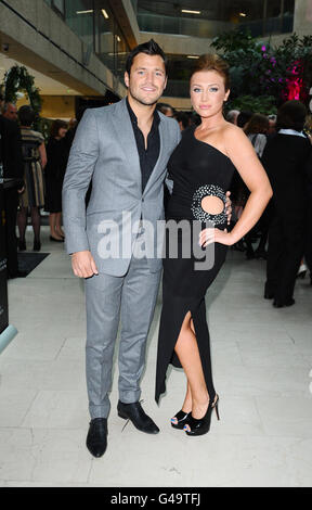 Mark Wright und Lauren Goodger, von The Only Way is Essex, kommen bei der Nominierten Party der BAFTA Television Awards in der Coutts Bank in London an. Stockfoto