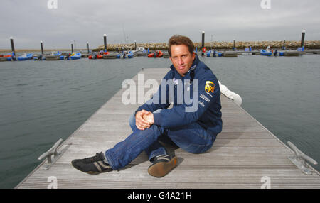 Ben Ainslie, britischer Olympiasieger im Segelsport, bei der Weymouth and Portland National Sailing Academy, dem Veranstaltungsort der Olympischen Spiele 2012 in London. Stockfoto