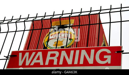 Ein Schild in der Unilever Marmite Fabrik in Burton auf Trent, Stafffordshire, da die Vitamin-angereicherte Marmite Verbreitung in Dänemark verboten wurde. Stockfoto