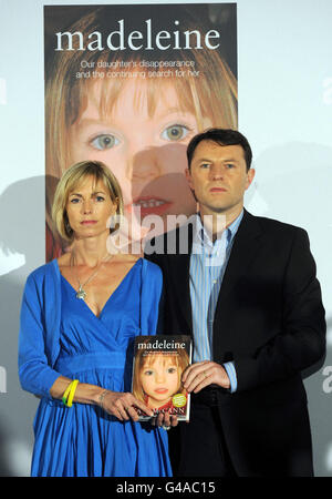 Kate und Gerry McCann halten eine Pressekonferenz im Zentrum von London zu ihrem neu erschienenen Buch "Madeleine" über das Verschwinden ihrer Tochter im Jahr 2007 ab. Stockfoto