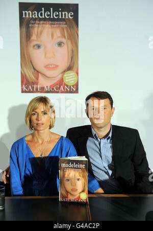 Kate und Gerry McCann halten eine Pressekonferenz im Zentrum von London zu ihrem neu erschienenen Buch "Madeleine" über das Verschwinden ihrer Tochter im Jahr 2007 ab. Stockfoto