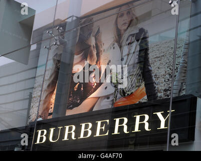 FTSE 100. Eine allgemeine Ansicht des Burberry-Geschäfts in der New Cathedral Street, Manchester. Stockfoto