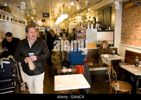 Im Inneren des berühmten murray Bagel bagel Store auf der 8th Avenue in New York City, USA, 11. November 2008 Stockfoto