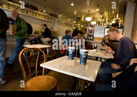 Im Inneren des berühmten murray Bagel bagel Store auf der 8th Avenue in New York City, USA, 11. November 2008 Stockfoto