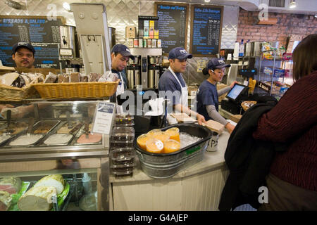 Im Inneren des berühmten murray Bagel bagel Store auf der 8th Avenue in New York City, USA, 11. November 2008 Stockfoto