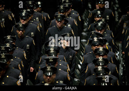 Rekruten des New York Police Department Klasse 2005 besuchen ihre Abschlussfeier 29. Dezember 2005, in New Stockfoto