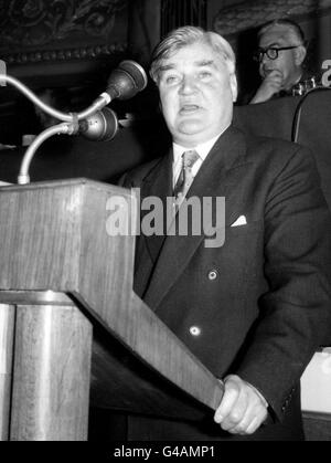 Aneurin Bevan auf der 55. Jährlichen Arbeiterpartei-Konferenz in Blackpool. Stockfoto