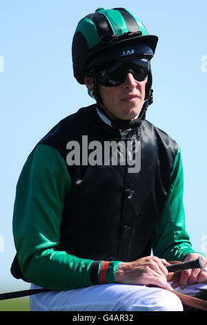 Pferderennen - das QIPCO Guineas Festival - Tag zwei - Newmarket Racecourse. Richard Hughes, Jockey Stockfoto