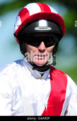 Pferderennen - das QIPCO Guineas Festival - Tag zwei - Newmarket Racecourse. Philip Robinson, Jockey Stockfoto