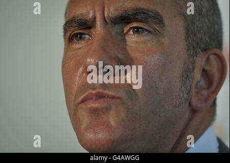 Fußball - Swindon Town - Paolo Di Canio Pressekonferenz - The County Ground. Der neue Stadtmanager von Swindon Paolo Di Canio während der Pressekonferenz auf dem County Ground, Swindon. Stockfoto