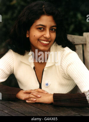 PA-NEWS FOTO 15.12.97 FERNSEHEN BLUE PETER PRESENTER KONNIE HUQ BEI KENSINGTON ROOF GARDENS, LONDON FÜR DEN START DER KINDER BBC WINTER SAISON VON PROGRAMMEN Stockfoto