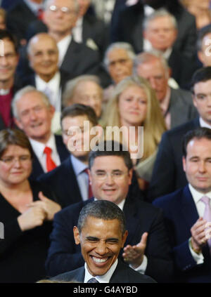 US-Präsident Barack Obama macht sich auf den Weg zum Verlassen, nachdem er seine Grundsatzrede vor beiden Houses of Parliament in der historischen Westminster Hall gehalten hat. Stockfoto