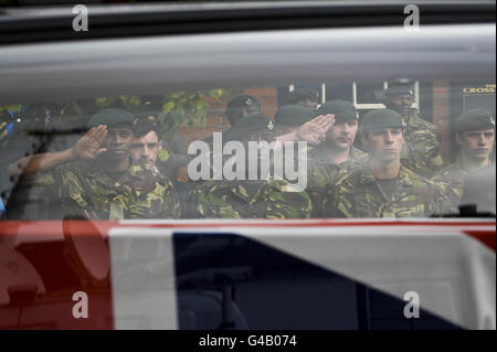 Rückführung von gefallenen Soldaten Stockfoto