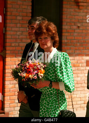 PA NACHRICHT FOTO 03.04.93 PRINZESSIN DIANAS SCHWESTER SARAH MCCORQUODALE HAUPTQUARTIER DER BRITISCHEN GURKHA NEPAL WÄHREND DER PRINZESSIN VON WALES AUF IHRER FÜNFTÄGIGEN BESUCH IN NEPAL Stockfoto