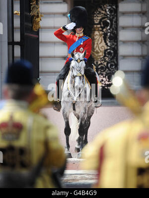 Der Herzog von Cambridge nimmt an der Colonel's Review im Buckingham Palace, London, Teil. Stockfoto