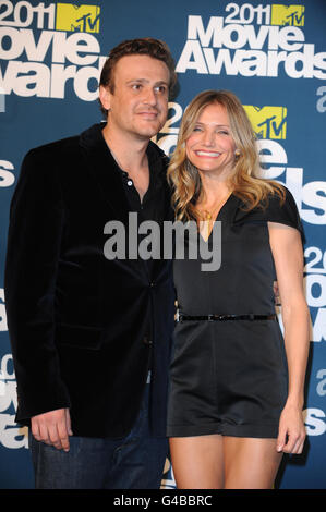 Cameron Diaz und Jason Segel bei den MTV Movie Awards 2011 im Gibson Amphitheatre in Universal City, Los Angeles. Stockfoto