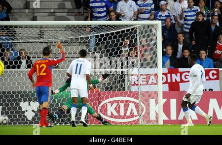 Fußball - UEFA-Uunter-21-Europameisterschaft 2011 - Spanien gegen England - Herning-Stadion. Der Engländer Danny Welbeck erzielt das erste Tor seiner Mannschaft Stockfoto