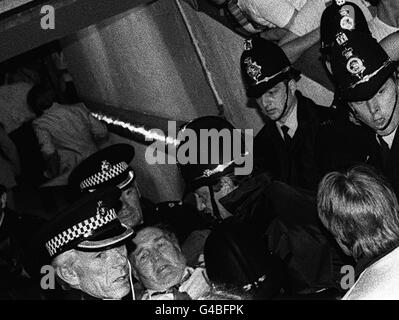 Fußball - Jock Stein Klapper - 1986 FIFA World Cup Qualifier - Wales V Schottland - Ninian Park Stockfoto