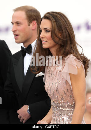 Der Herzog und die Herzogin von Cambridge kommen zum 10. Jährlichen ARK (Absolute Return for Kids) Galadinner im Kensington Palace in Kensington, London. Stockfoto