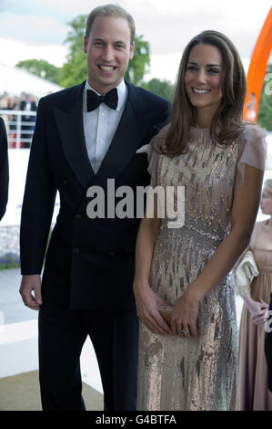 Der Herzog und die Herzogin von Cambridge nehmen am 10. Jährlichen ARK (Absolute Return for Kids) Galadiner im Namen der Stiftung von Prinz William und Prinz Harry im Perks Field, Kensington Palace, Teil. Stockfoto