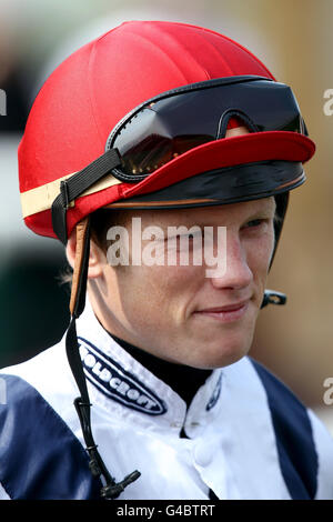 Pferderennen - Königlicher Hochzeitstag - Doncaster Racecourse. Phillip Makin, Jockey Stockfoto