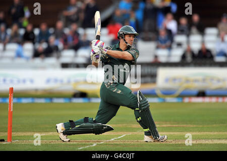 Cricket - Friends Life Twenty20 - North Group - Derbyshire Falcons / Worcestershire Royals - The County Ground. Gareth Andrew, Worcestershire Royals Stockfoto