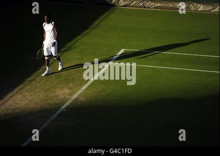 Tennis - Wimbledon Championships 2011 - Tag drei - All England Lawn Tennis und Croquet Club. Gael Monfils, Frankreich Stockfoto