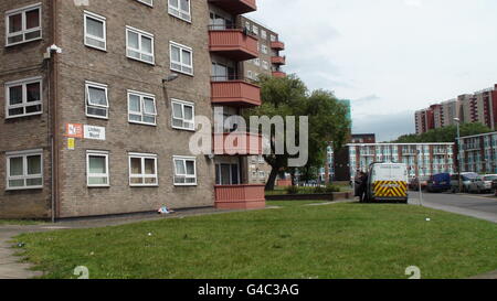 Eine allgemeine Sicht auf Lindsey Mount Flats in Leeds, wo gestern ein 6-jähriger Junge in den Tod fiel. Stockfoto