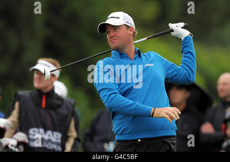 Am vierten Tag der Saab Wales Open 2011 im Celtic Manor Resort, Newport, zieht der Schwede Peter Hanson am 5. Ab. Stockfoto