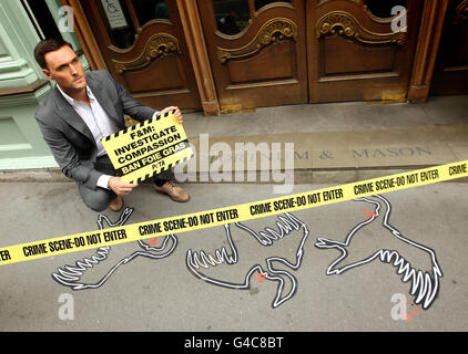 Owain Yeoman verbindet PETA-Protest in London Stockfoto