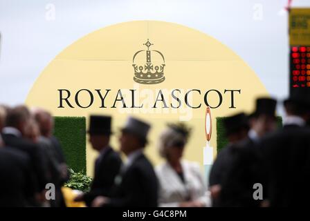 Horse Racing - das Royal Ascot Treffen 2011 - Tag zwei - Ascot Racecourse Stockfoto