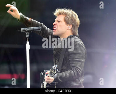 Bon Jovi Gig - Murrayfield. Jon Bon Jovi im Konzert in Murrayfield. Stockfoto