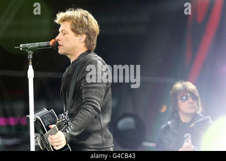 Bon Jovi Gig - Murrayfield. Jon Bon Jovi im Konzert in Murrayfield. Stockfoto