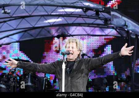 Bon Jovi Gig - Murrayfield. Jon Bon Jovi im Konzert in Murrayfield. Stockfoto