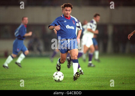 Fußball - Europapokal der Pokalsieger Cup - zweite Runde - zweite Etappe - Österreich Wien gegen Chelsea. Dennis Wise, Chelsea. Stockfoto