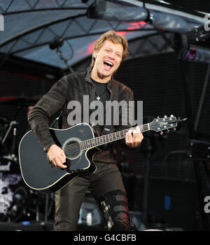 Bon Jovi Gig - Murrayfield. Jon Bon Jovi im Konzert in Murrayfield. Stockfoto